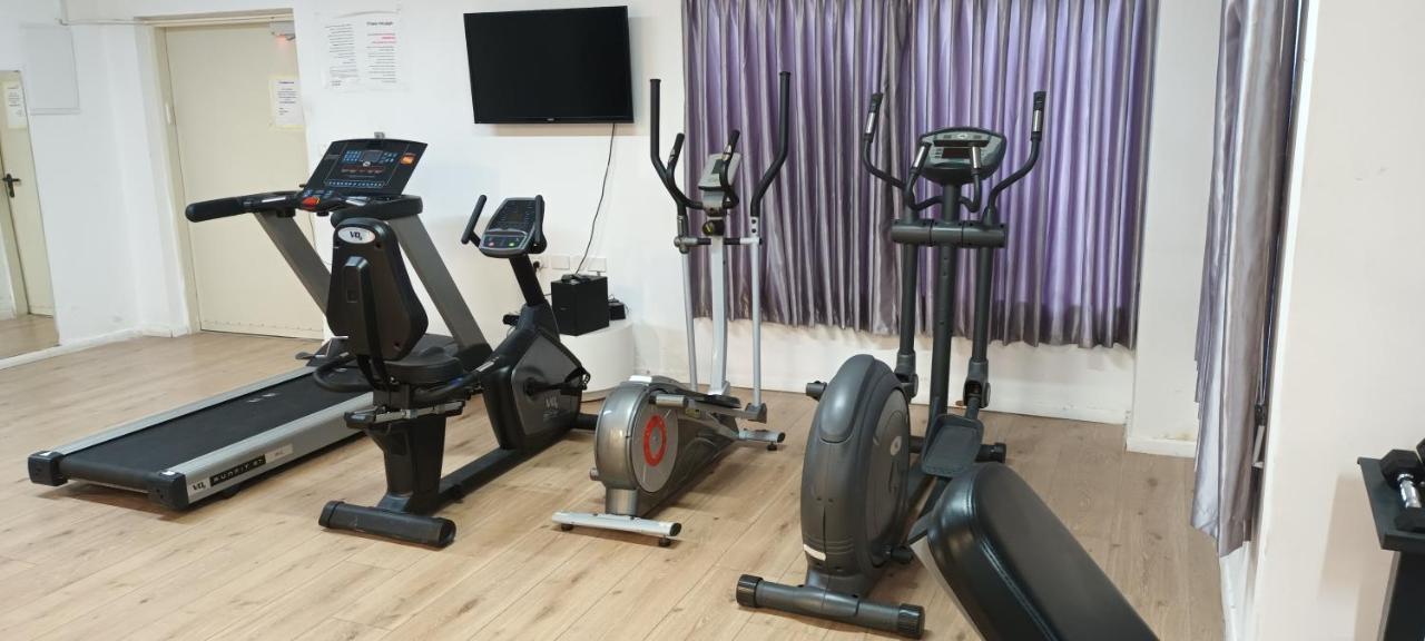 Beach Suite Israel- Private Jacuzzi Garden Suite & Gym, 3 Min Walk To Beach ביץ סוייט ישראל- ג'קוזי פרטי בגינה 3 דקות הליכה לים וחדר כושר Ashkelon Esterno foto
